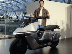 Motor Listrik Omo X Resmi Produksi Massal: Inovasi Self-Balancing Pertama di Dunia